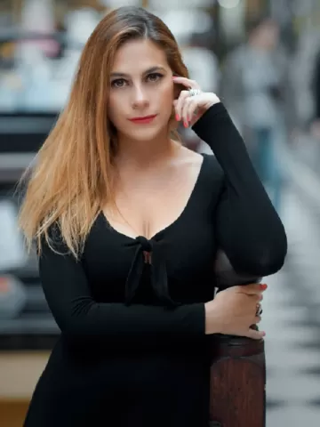 Call girl from Sijua with curvy shape and full of lust.