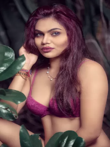 Meet and enjoy the company of a Sexy Ratanada call girl.