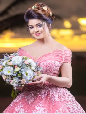 I have a thin, curvaceous body and a sexy appeal.