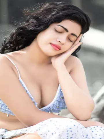 I am passionate call girl to satisfy all your horny desires .