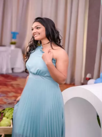 Enjoy your sex to the fullest with a flirtatious and alluring female.