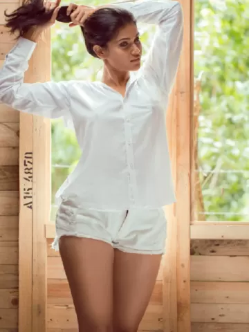 I am hot call girl in Bani Park who recently divorced to enjoy happy sex.