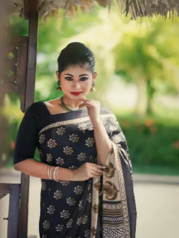 I'm a gorgeous model, therefore, I know what to wear to look alluring