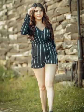 I am a round-figured, beautiful young call girl in Iyyappanthangal.