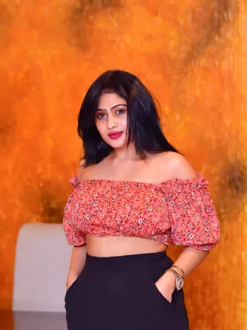 Hello boys, I am a horny and seductive call girl in Dev Nagar.