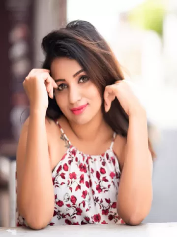 I am horny teen call girl studying , working as call girl in Malleswaram