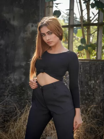 I am a young and lovely Alkapuri call girl. I am only 21 years old.