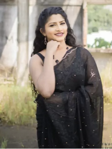 I am a bit mature and experienced housewife call girl in Royapettah