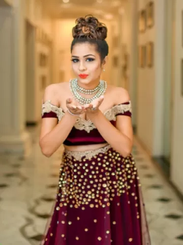 I am Shreya Rawat. I am a genuine, independent Banjara Hills call girl.